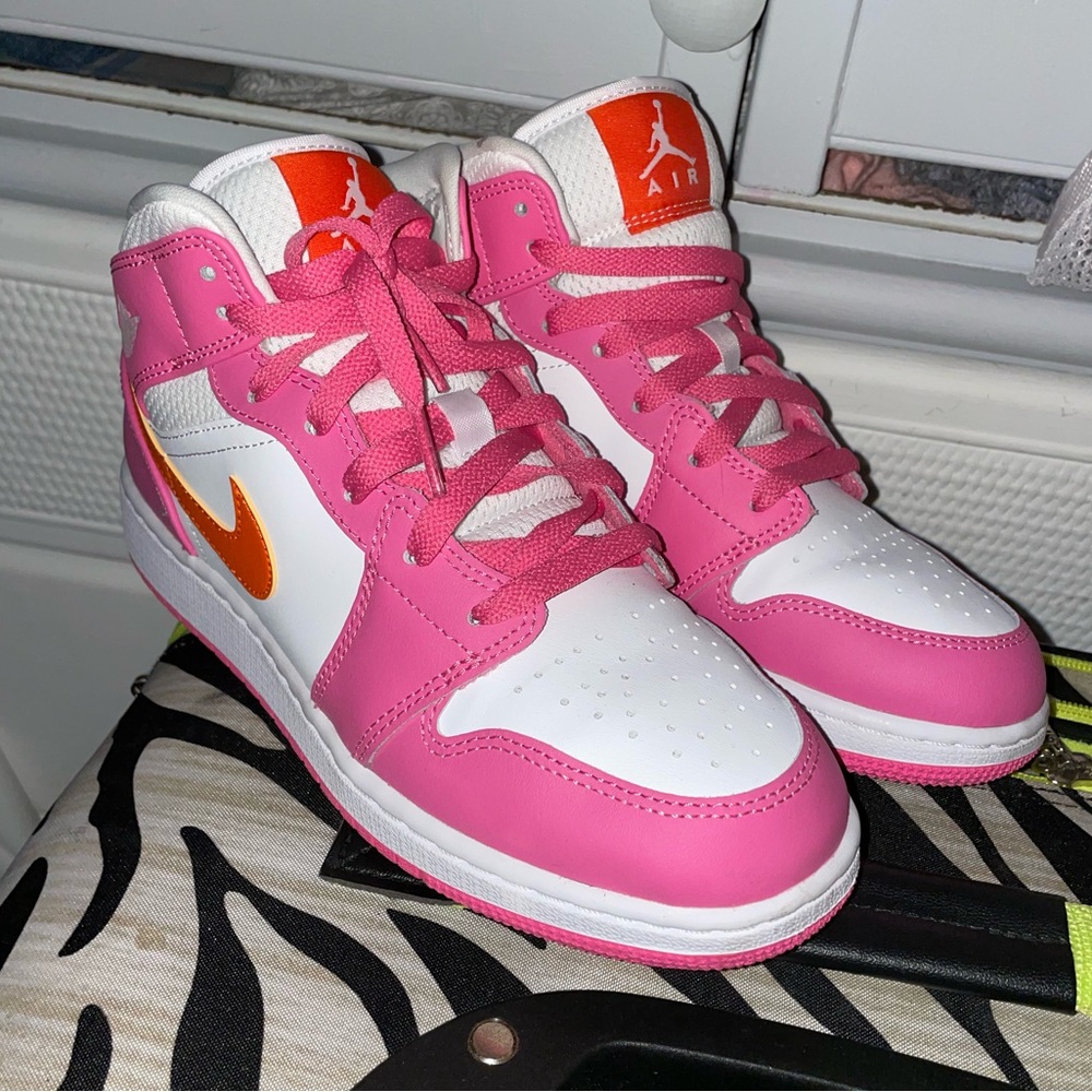 Air Jordan 1 Mid GS 'Pinksicle Orange'